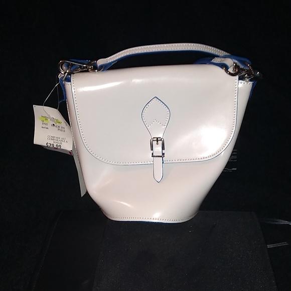 Innue Handbags - NWT Innue Crossbody Purse, Bucket, Patent Leather, Italian